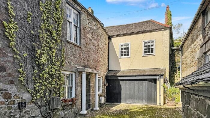 3 Bedroom Town House For Sale In Cross Street, Helston, TR13