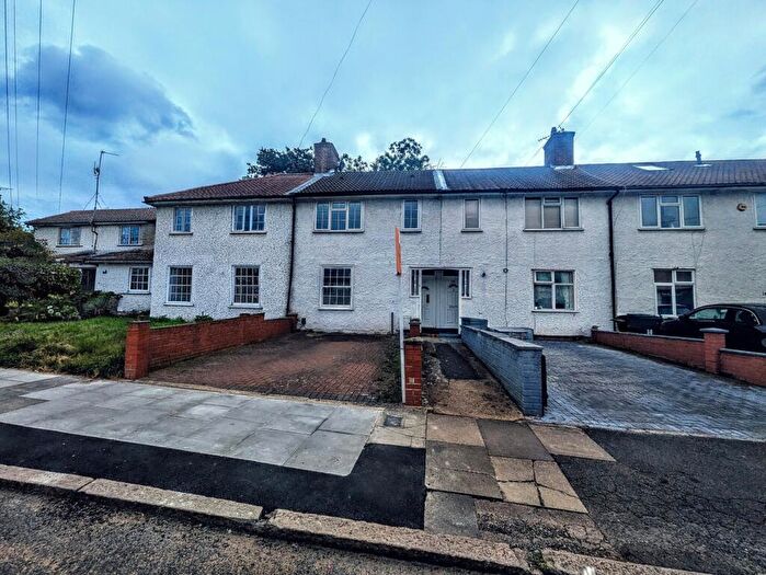 3 Bedroom Terraced House For Sale In Banstock Road, Edgware, HA8