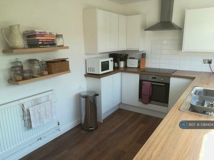 3 Bedroom Semi-Detached House To Rent In Borrowdale Drive, Norwich, NR1