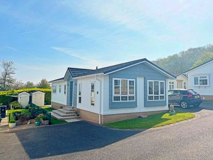 2 Bedroom Mobile/park Home For Sale In Doniford, Watchet, TA23