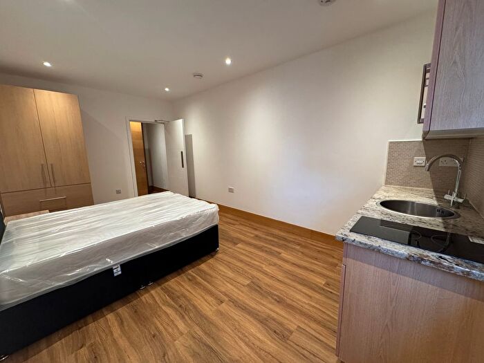 Studio To Rent In Patton Studios, Colindale, NW11