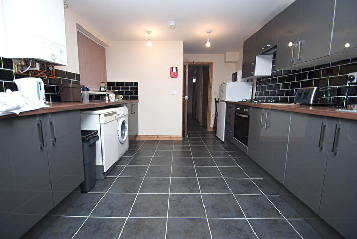 6 Bedroom House To Rent In Harriet Street, Cathays, CF24