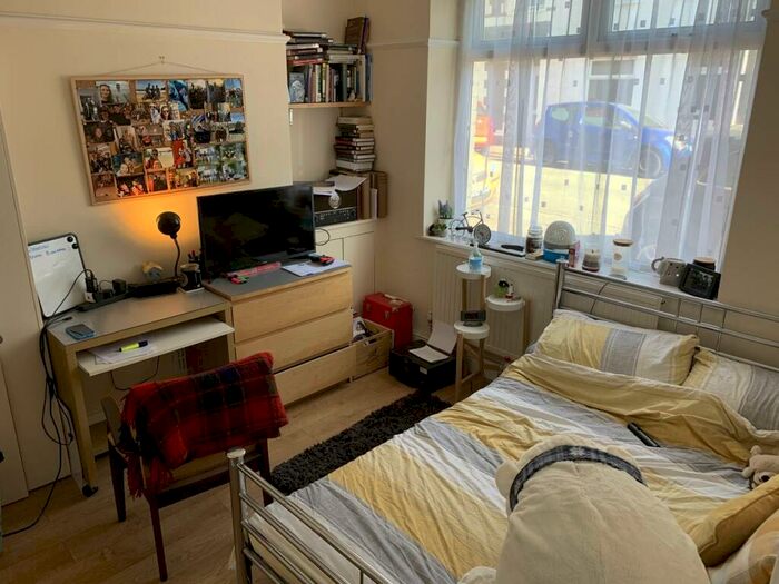 4 Bedroom House To Rent In May Street, Cathays, Cardiff, CF24