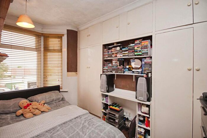 3 Bedroom Terraced House For Sale In Ridgeway Road, Bristol, BS16