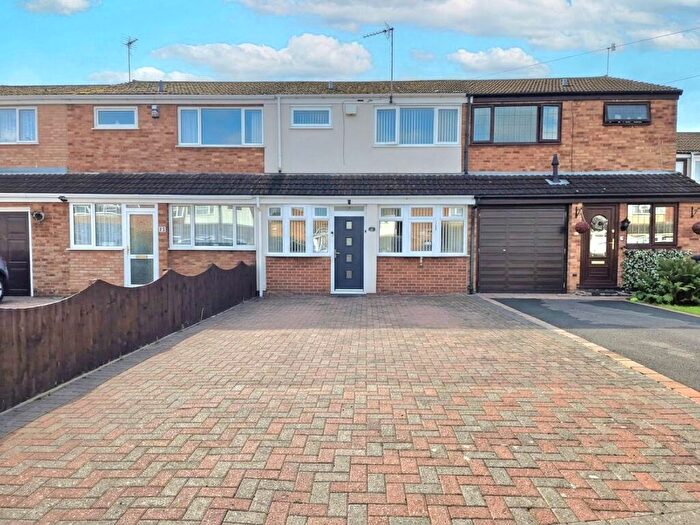 3 Bedroom Terraced House For Sale In Joseph Luckman Road, Bedworth, Warwickshire, CV12