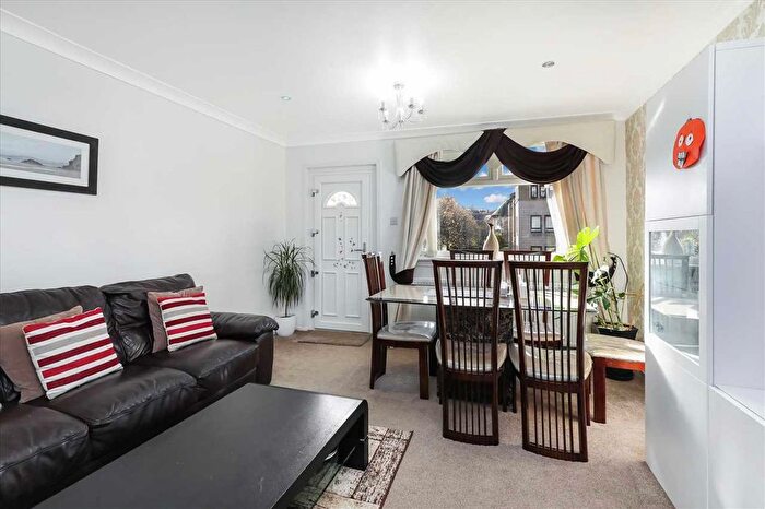 2 Bedroom Terraced House For Sale In Maxwell Gardens, Dumbreck, Glasgow, G41