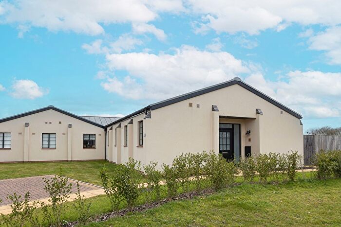 2 Bedroom Detached Bungalow To Rent In Wellington Crescent, Stanton Harcourt, OX29