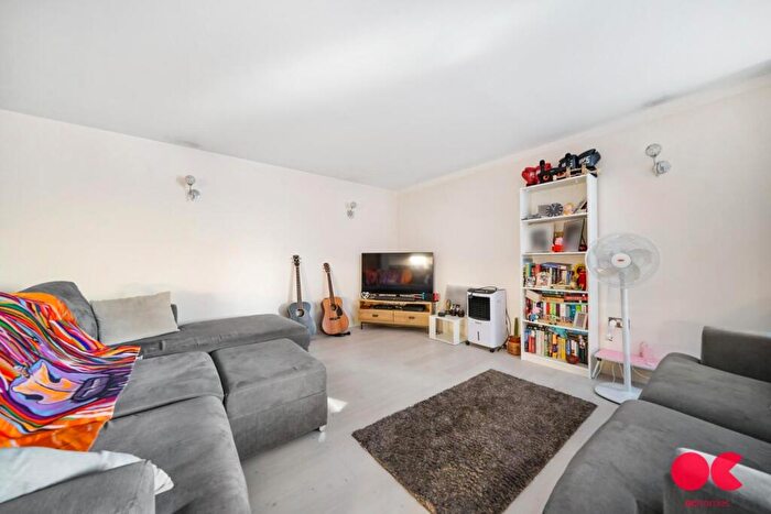 1 Bedroom Flat For Sale In Cassilis Road, London, E14