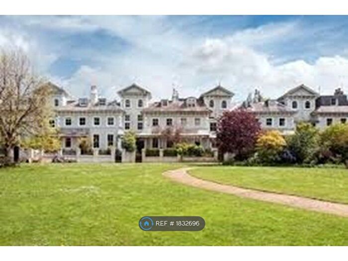 1 Bedroom Flat To Rent In Park Crescent, Brighton, BN2