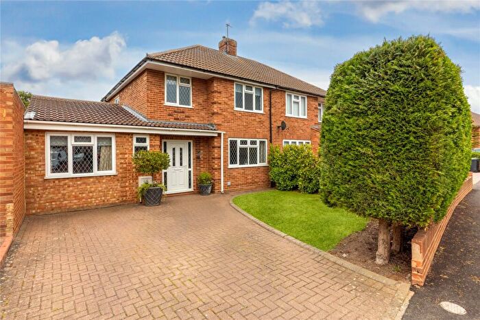 4 Bedroom Semi Detached House For Sale In Fairholme, Bedford, Bedfordshire, MK41