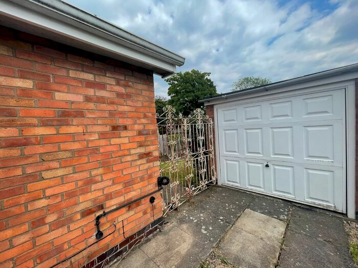 2 Bedroom Bungalow For Sale In Carlton Avenue, Narborough, Leicester, Leicestershire, LE19