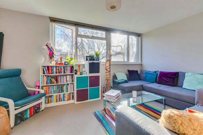 1 Bedroom Flat To Rent In Hazlewell Road, Putney Heath, SW15