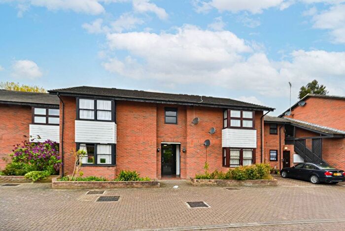 Studio To Rent In Balmoral Mews, Stamford Brook, London, W12