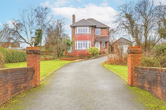 4 Bedroom Detached House For Sale In The Dingle, Haslington, Cheshire, CW1