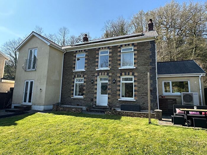 4 Bedroom Detached House For Sale In Tai Newydd Isaf, Lower Cwmtwrch, Neath Port Talbot., SA9