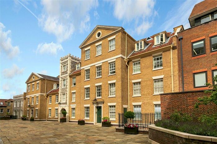 2 Bedroom Flat To Rent In Water Lane, Richmond, TW9