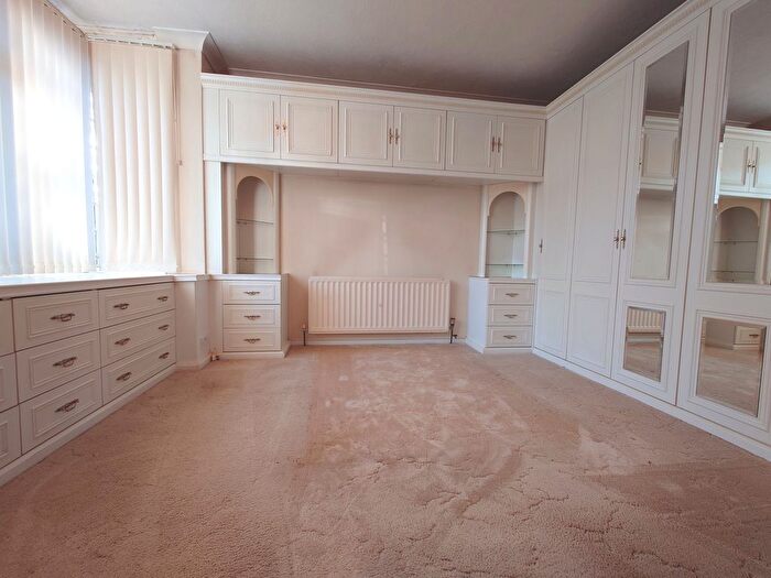 2 Bedroom Detached Bungalow For Sale In Kinnersley Avenue, Kidsgrove, Stoke-On-Trent, ST7