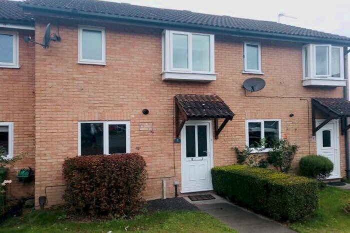 2 Bedroom Property To Rent In Ranmore Close, Crawley, RH11