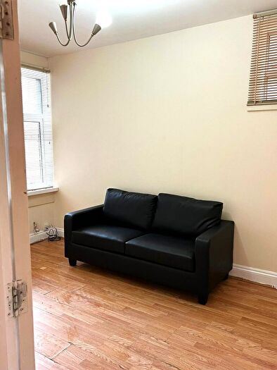 1 Bedroom Maisonette To Rent In A Clarendon Road, Luton, LU2