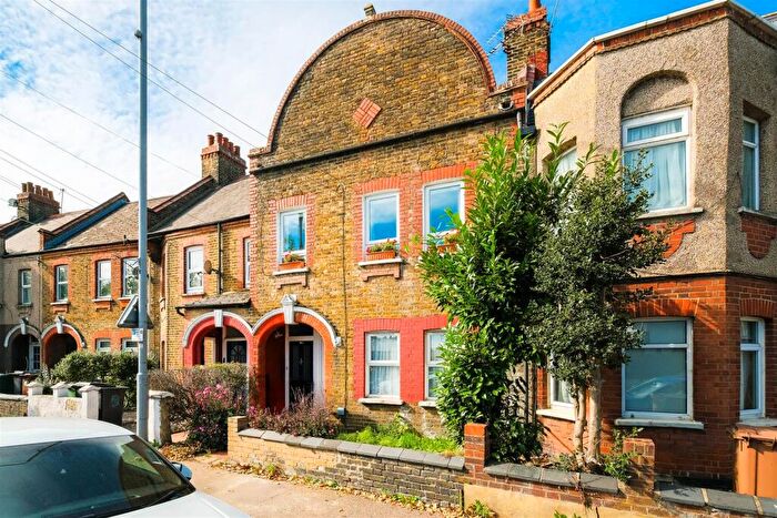 2 Bedroom Flat For Sale In Higham Hill Road, Walthamstow, E17