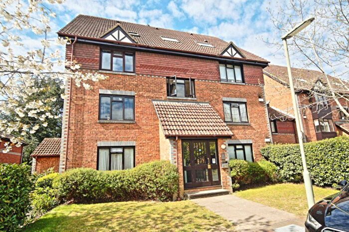 1 Bedroom Flat For Sale In Woking, GU22