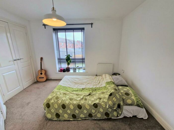 2 Bedroom Semi-Detached House For Sale In Frogmill Road, Northfield, Birmingham, B31