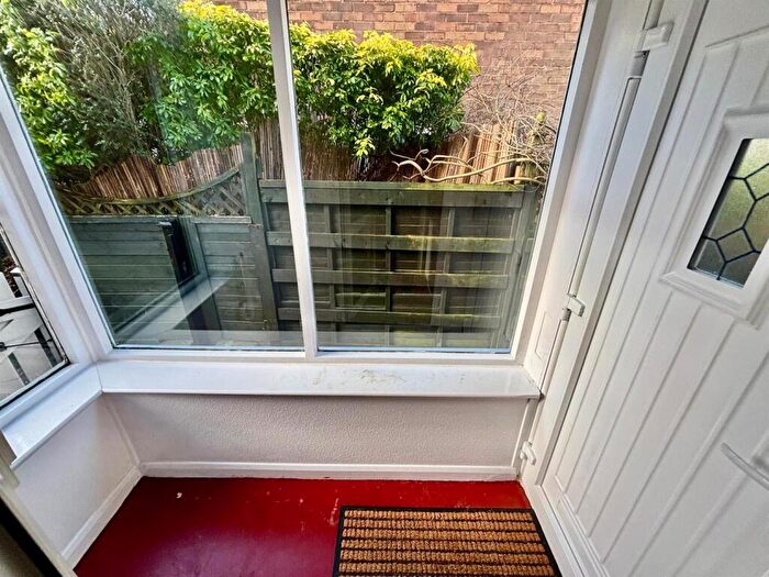 2 Bedroom Semi-Detached House For Sale In Whincover Road, Wortley, Leeds, LS12