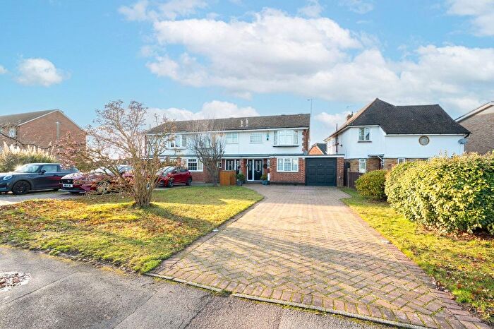 3 Bedroom End Terrace House For Sale In Benhill Wood Road, Sutton, SM1