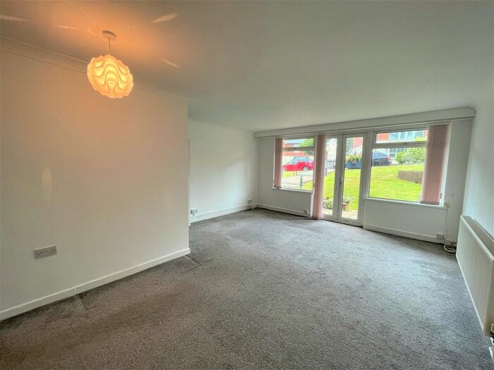 2 Bedroom Flat To Rent In Brynfield Court, Langland, Swansea, SA3