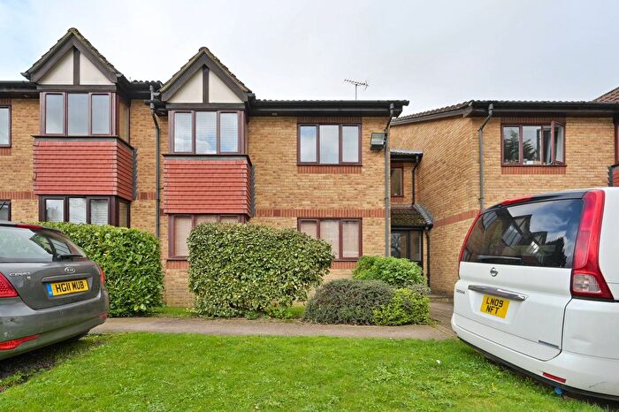 1 Bedroom Flat For Sale In The Hideaway, Watford, Abbots Langley, WD5