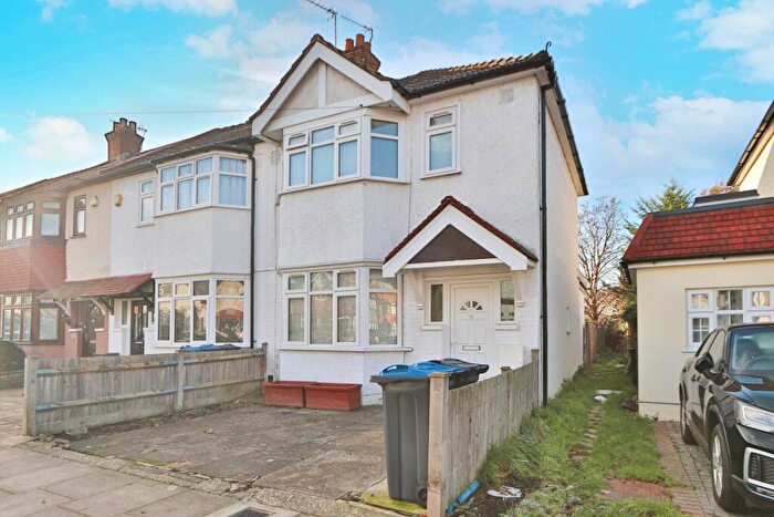 3 Bedroom End Of Terrace House For Sale In Byron Avenue, New Malden, KT3