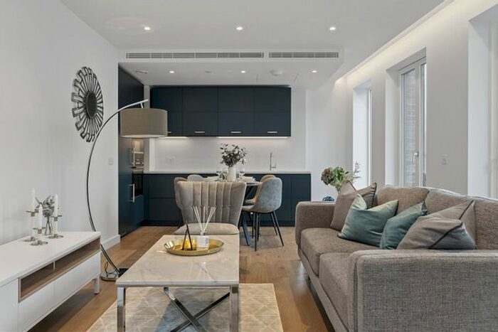 2 Bedroom Flat To Rent In Phoenix Place, London, WC1X