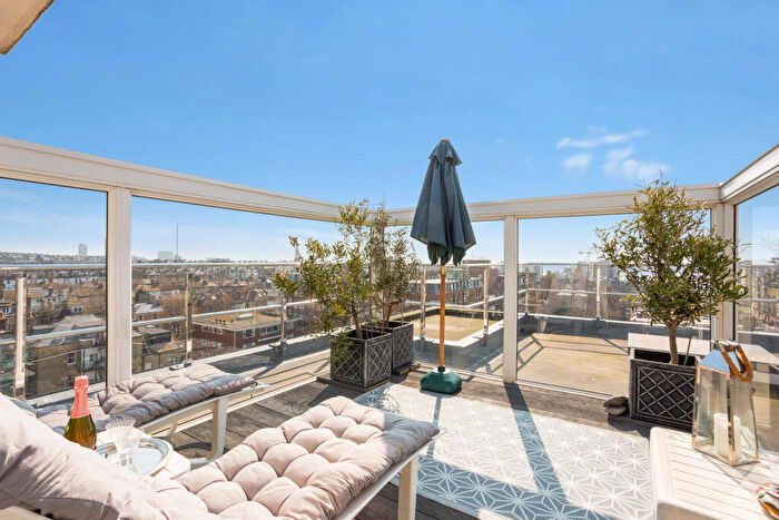 2 Bedroom Flat For Sale In The Drive, Hove, BN3