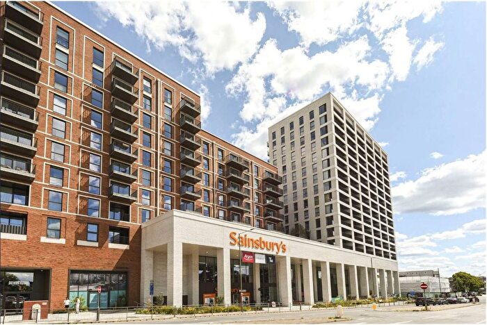 2 Bedroom Flat To Rent In Lindley House, Henshaw Parade, Hendon, London, NW9