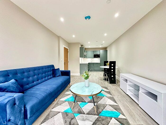 1 Bedroom Flat To Rent In Station Road, Langley, Slough, SL3