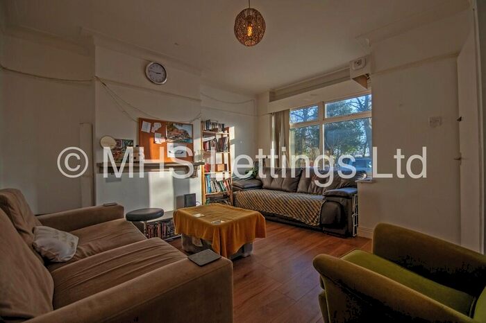 3 Bedroom Terraced House To Rent In Park View Road, Leeds, LS4