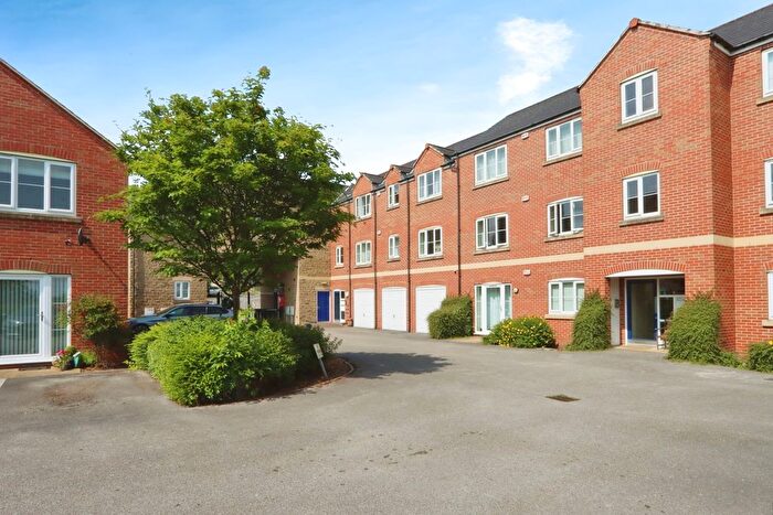 3 Bedroom Flat For Sale In High Street, Eckington, Sheffield, Derbyshire, S21