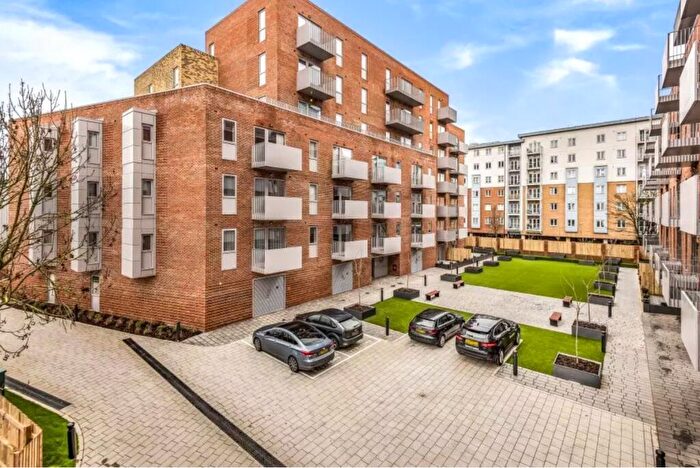 1 Bedroom Apartment To Rent In Steel House, The Metalworks, Petersfield Avenue, Slough, Berkshire, SL2