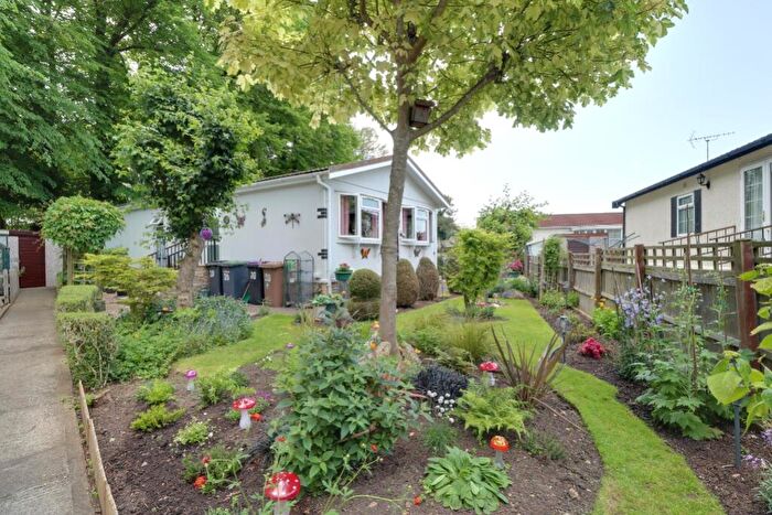 2 Bedroom Park Home For Sale In The Paddock, Westgate Park, Sleaford, Lincs, NG34
