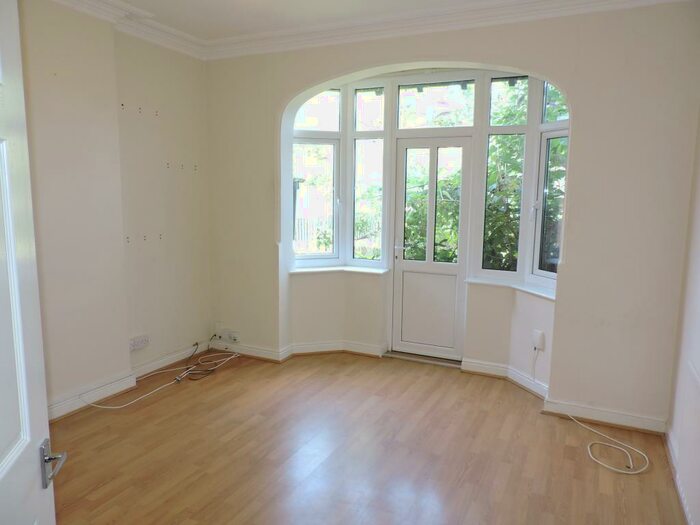 3 Bedroom Duplex To Rent In Davies Road, West Bridgford, NG2