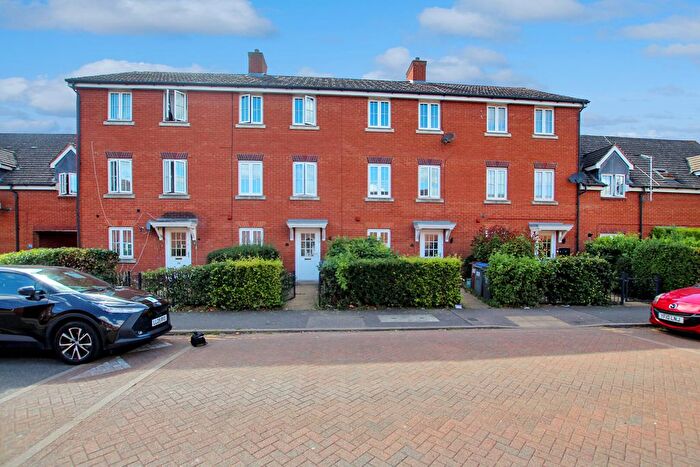 4 Bedroom Terraced House To Rent In Dragon Road, Hatfield, AL10