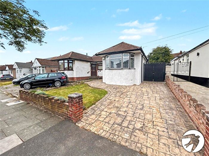 2 Bedroom Bungalow For Sale In Sutherland Avenue, Welling, Kent, DA16