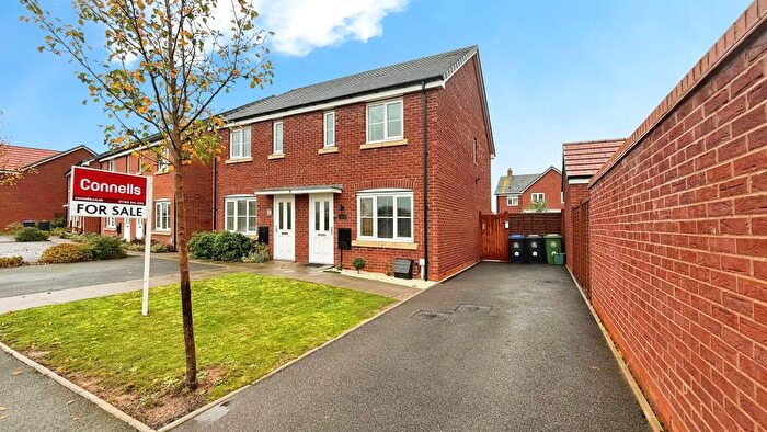 2 Bedroom Semi-Detached House For Sale In Barclay Close, Wellesbourne, Warwick, CV35