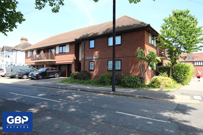 2 Bedroom Ground Maisonette To Rent In Compton Avenue, Oakwood Court Compton Avenue, RM2