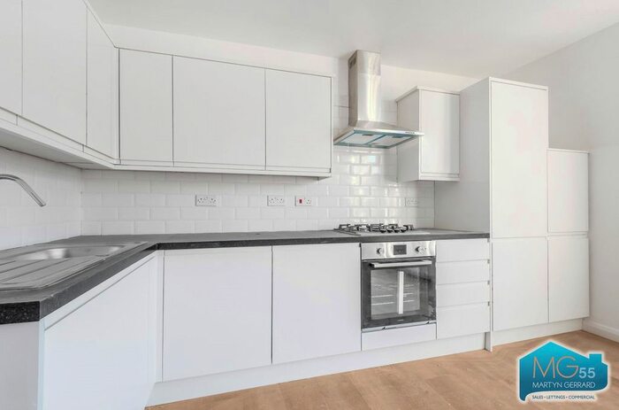 3 Bedroom Flat To Rent In Broadway Parade, Crouch End, London, N8