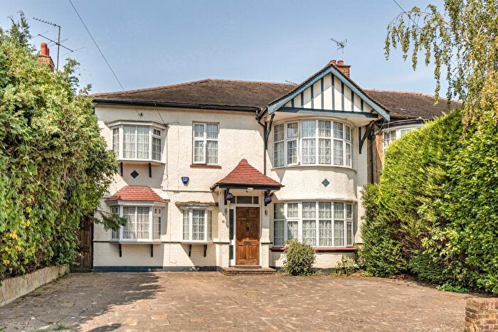 5 Bedroom Semi-Detached House For Sale In Old Park Ridings, London, N21