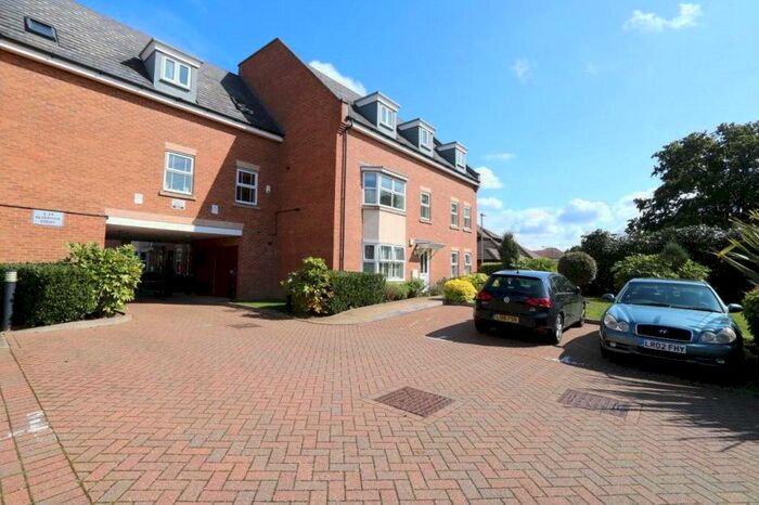 2 Bedroom Apartment To Rent In Wood Lane, Ruislip, HA4