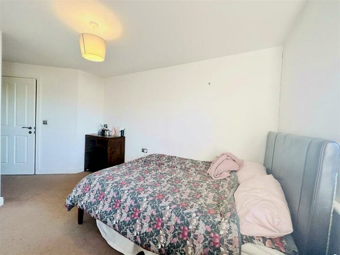 2 Bedroom Apartment To Rent In Park View Court, West Bridgford, Nottingham, NG2