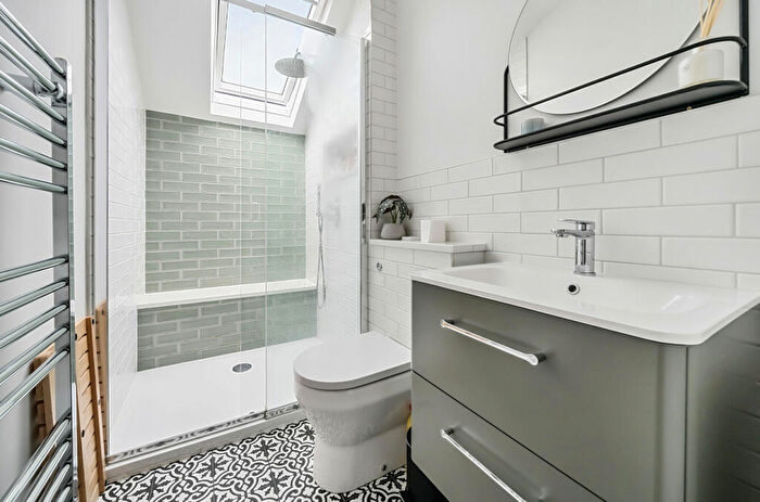 3 Bedroom Terraced House For Sale In Clifton Road, Winchester, Hampshire, SO22