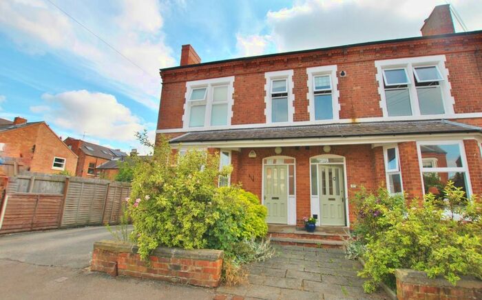 2 Bedroom Flat To Rent In Henry Road, West Bridgford, NG2